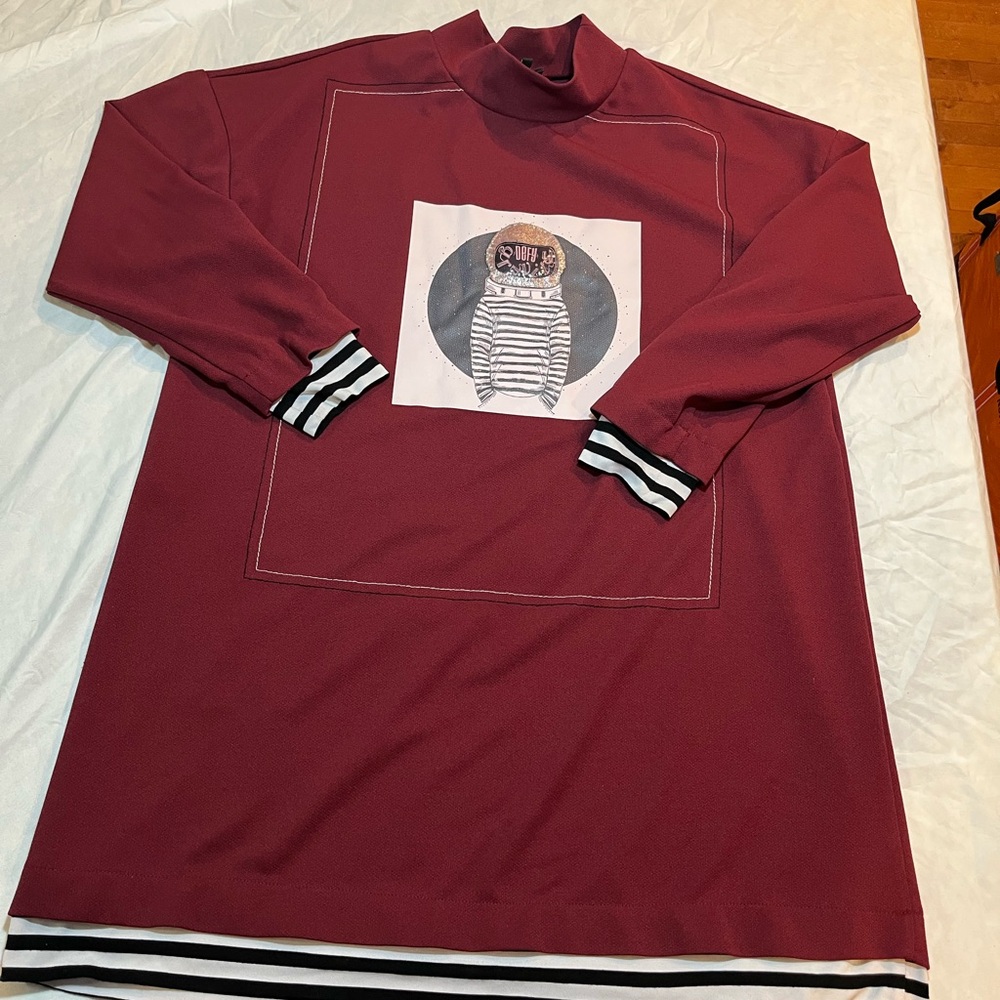 Kayra women’s maroon Defy Astronaut Turkish Y2K LS pullover size 40